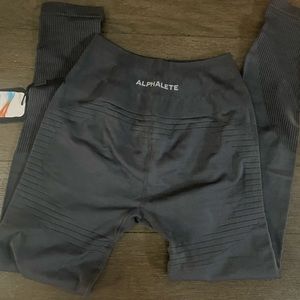 Alphalete Ozone Leggings - Carbon